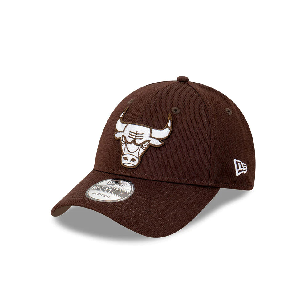 Chicago Bulls Hat - Dashmark Walnut NBA 9Forty Strapback Cap - New Era
