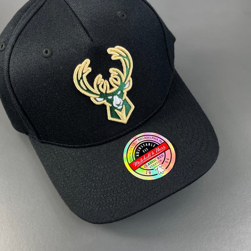 Milwaukee Bucks Hat - Black Team Colour Logo Redline Snapback - Mitchell & Ness