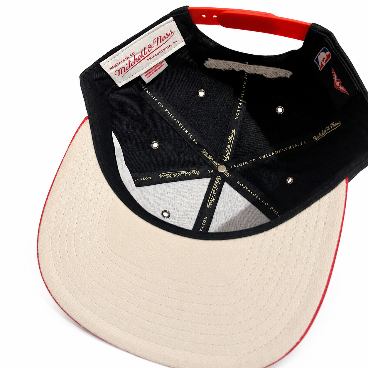 Atlanta Hawks Hat - NBA Black Red Swift Snapback Cap - Mitchell & Ness