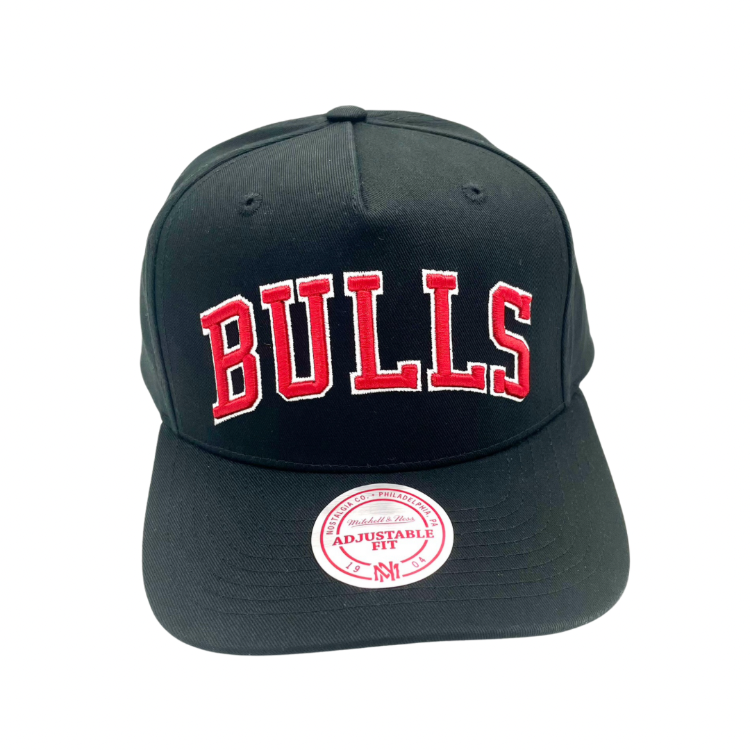 Chicago Bulls Hat - Black NBA Team Colour Script Logo Snapback Cap - Mitchell & Ness