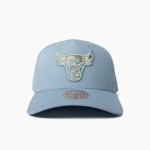 Chicago Bulls Hat - Light Blue Seasonal Pro Crown NBA Snapback Cap - Mitchell & Ness