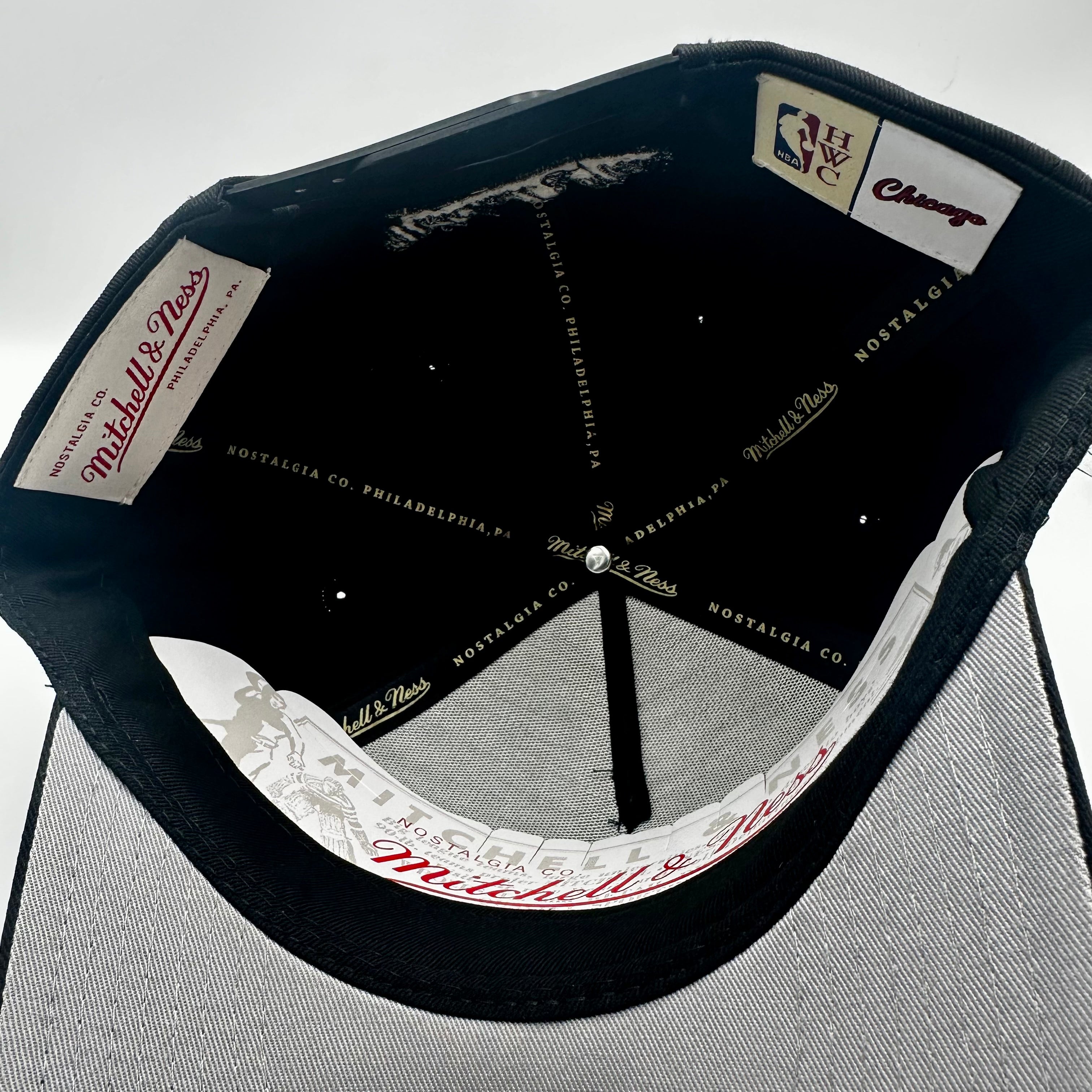 Chicago Bulls Hat - Black on Black EG Pro Pinch NBA Basketball Snapback Cap - Mitchell & Ness