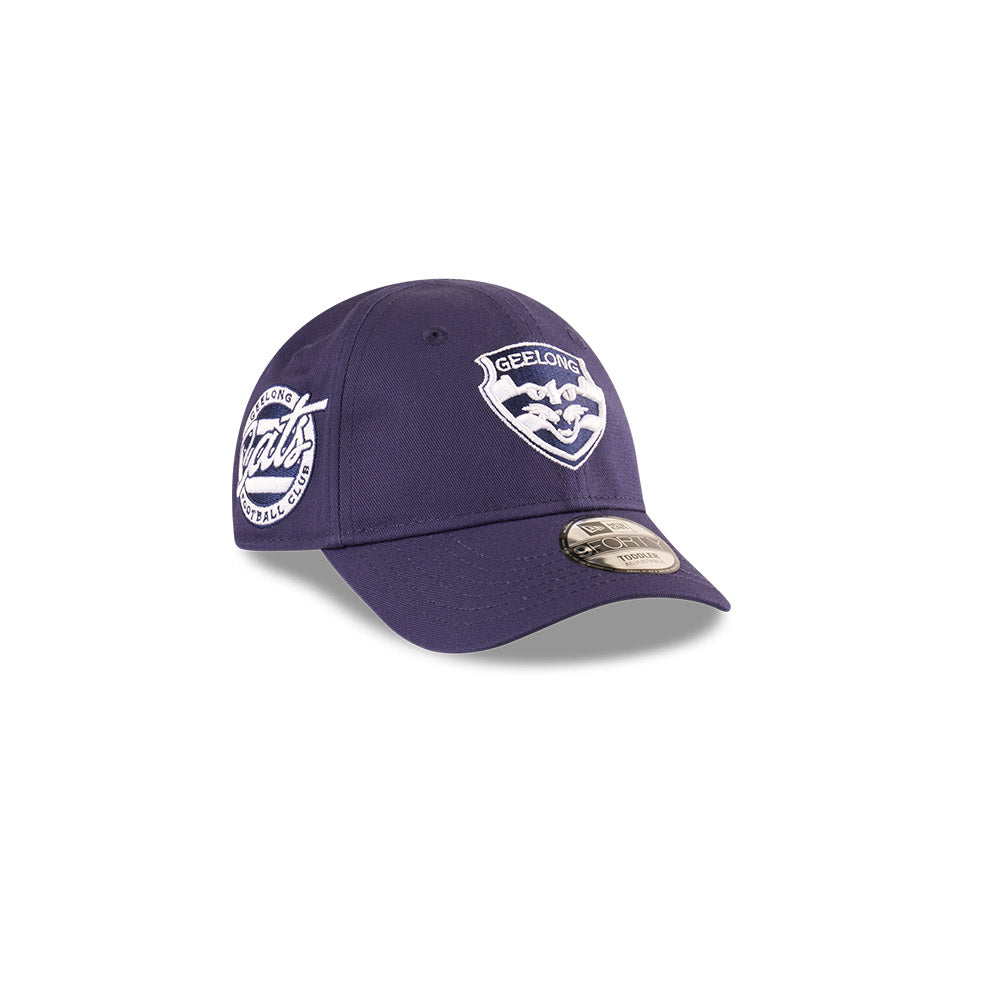 Geelong Cats Youth Hat - AFL 2025 Badged Navy Blue OTC 9Forty Kids Strapback Cap - New Era