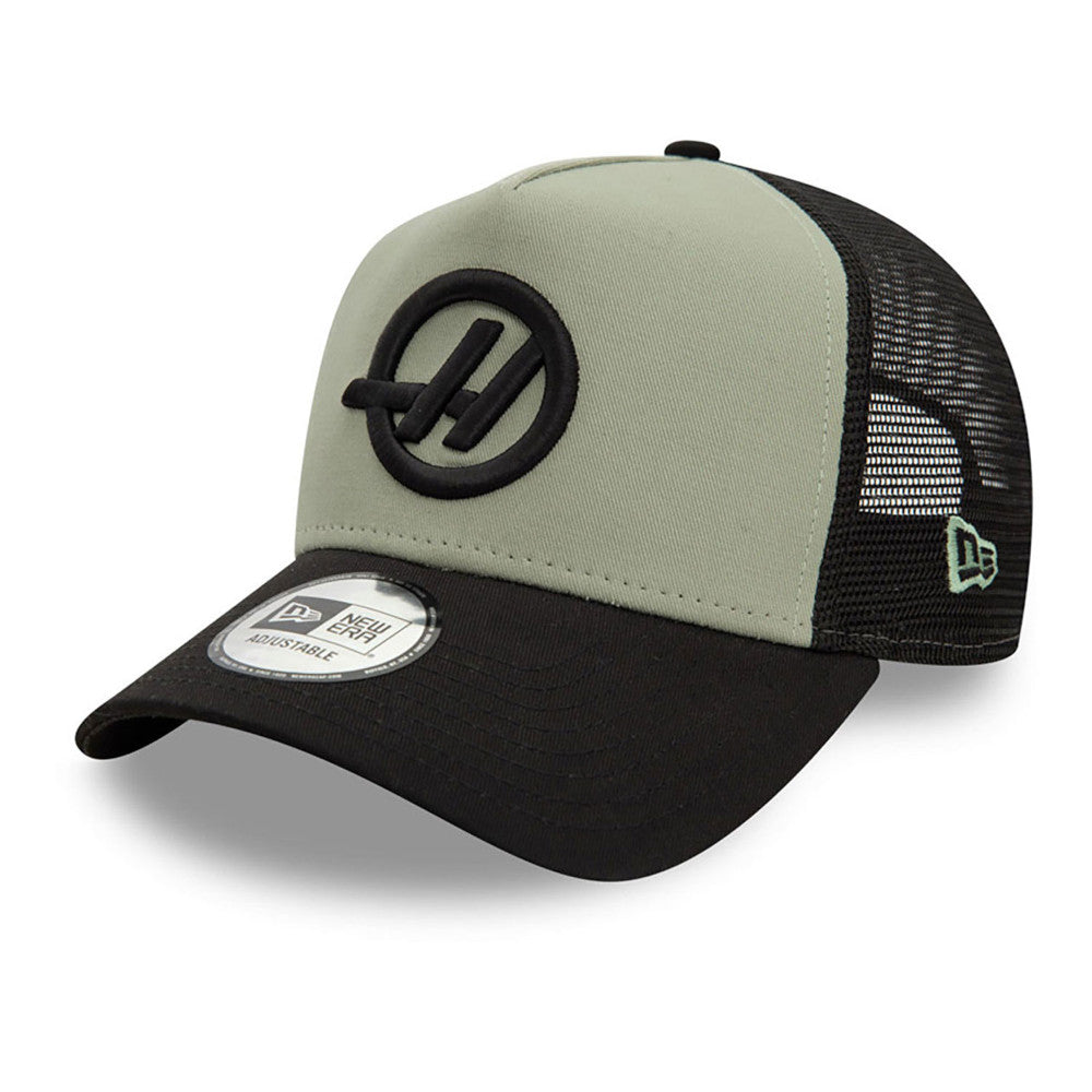 HAAS F1 Racing Hat - 2-Tone Black Evergreen 9Forty A-Frame Formula 1 Trucker Snapback Cap - New Era