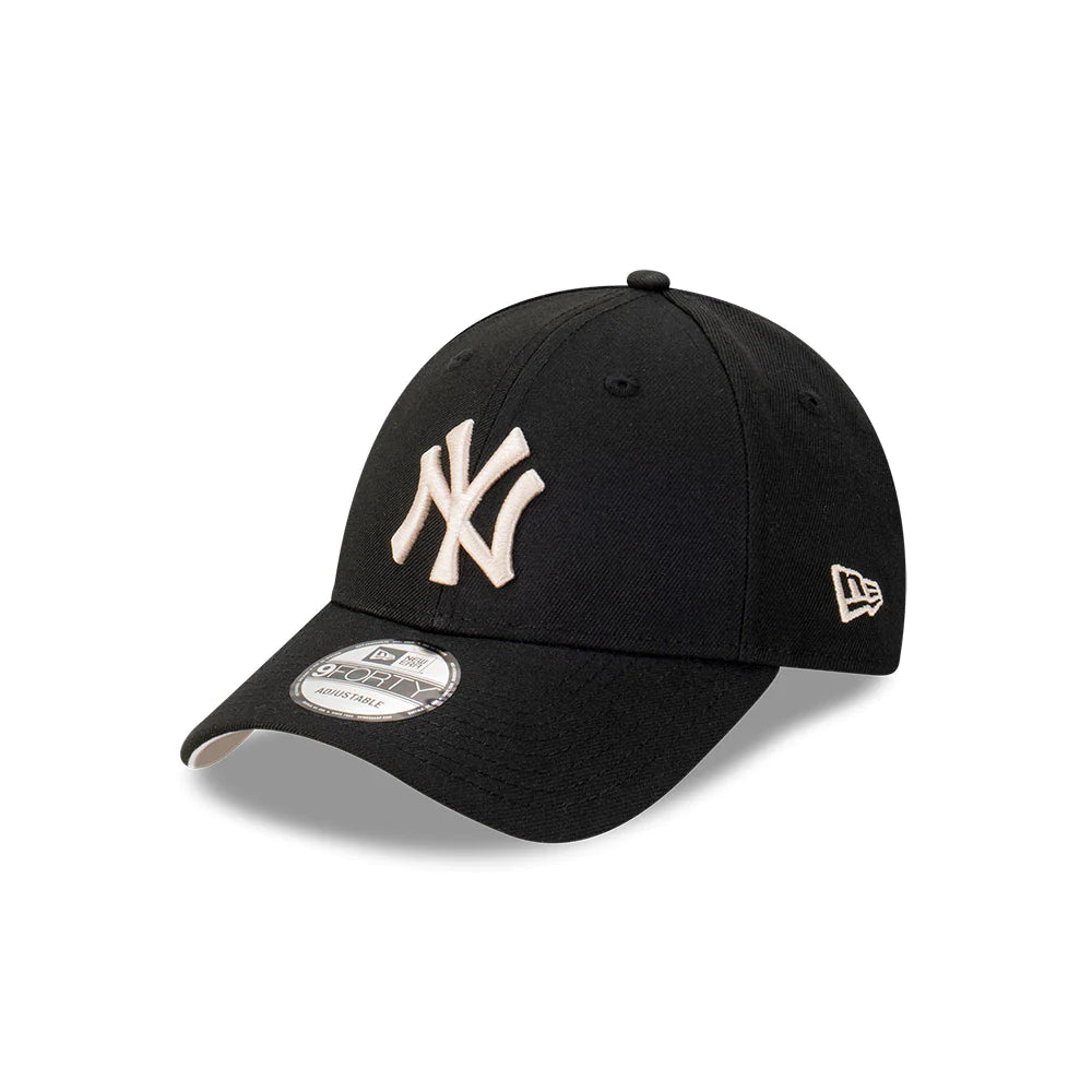 New York Yankees Hat - Repreve Black Midi 9Forty MLB Strapback Cap - New Era