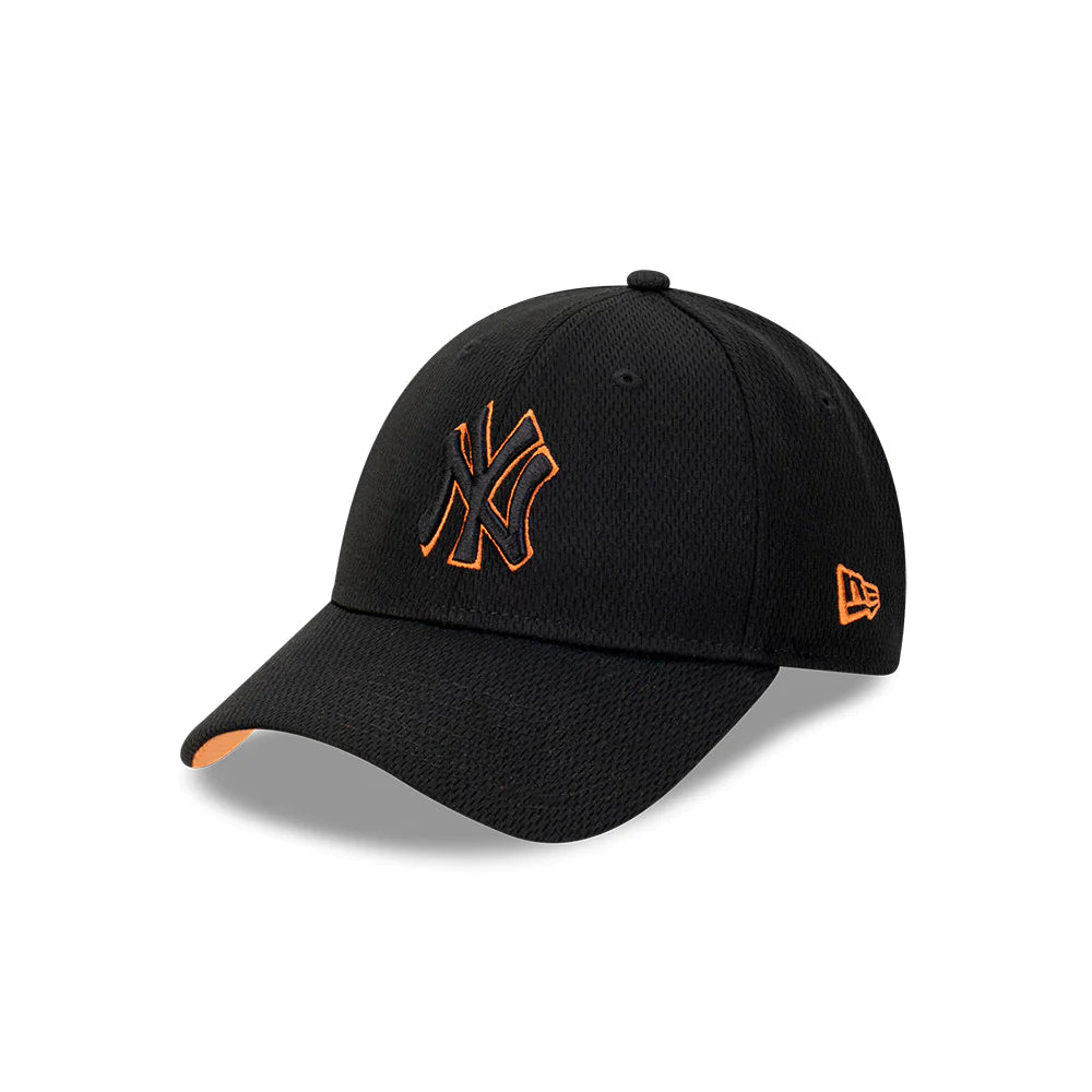 New York Yankees Hat Dashmark Seasonal Black Toffee MLB 9Forty Strap