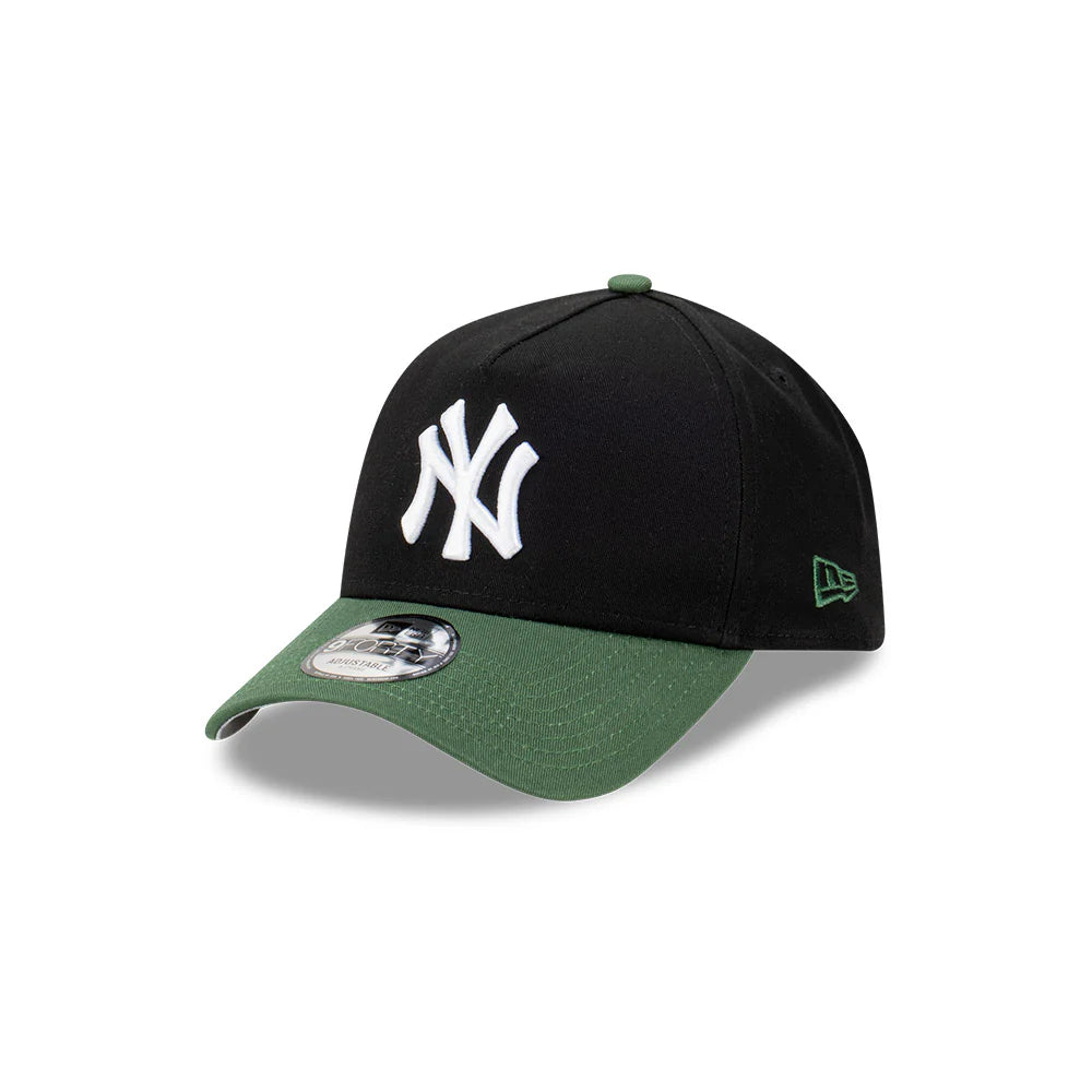 New York Yankees Hat - Blackdome 2-Tone Black Cilantro Green 9Forty A-Frame MLB Snapback Cap - New Era