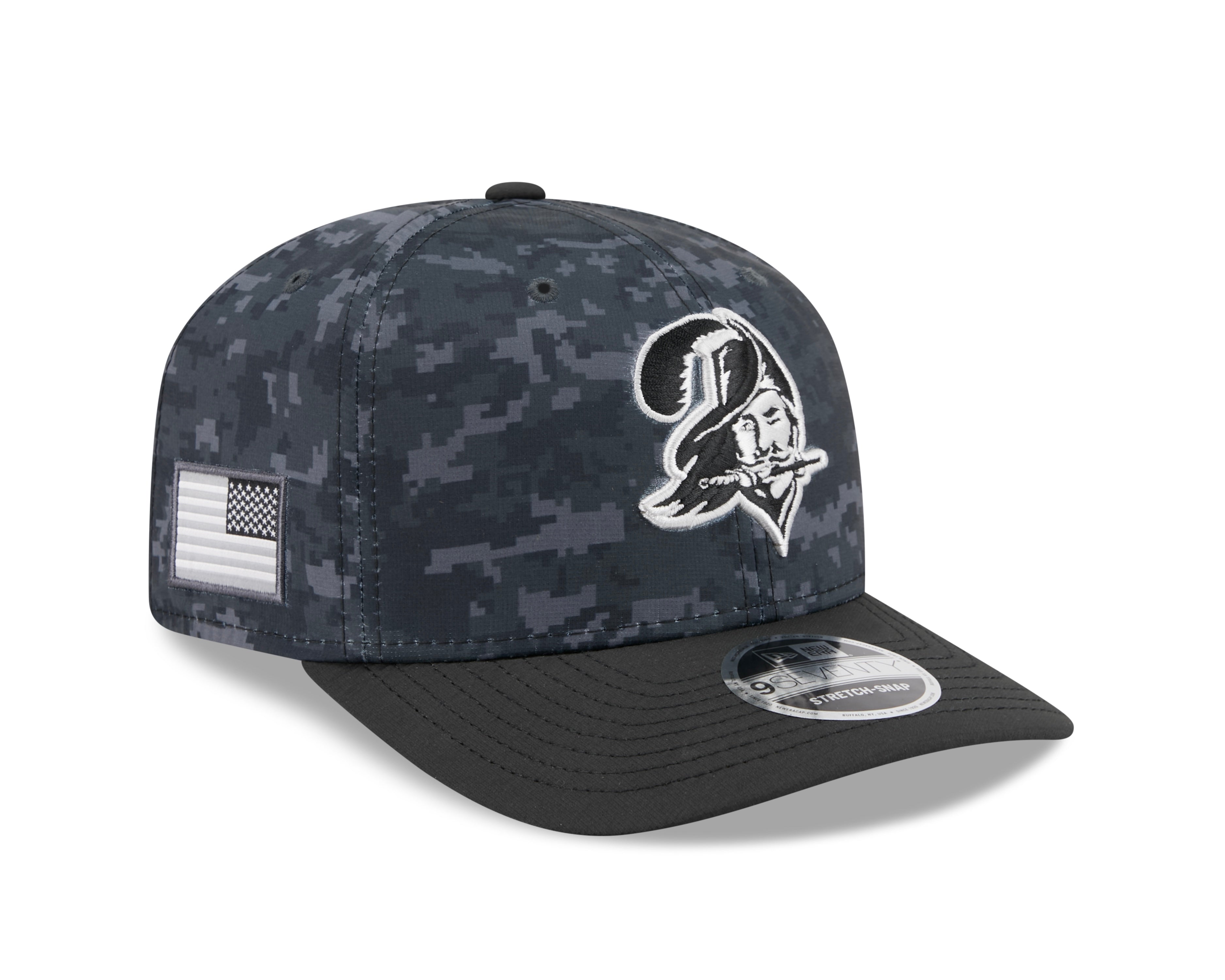 Tampa Bay Buccaneers Hat - Dark Camo Salute To Service NFL 9Seventy Adjustable Stretch Snapback Cap - New Era