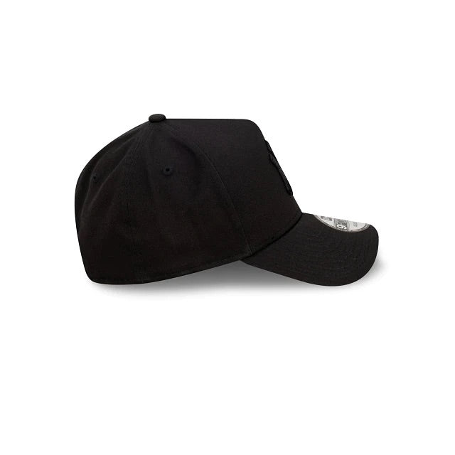 New York Yankees Hat - Black on Black 9Forty MLB Snapback - New Era