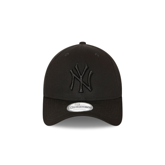 New York Yankees Hat - Black on Black MLB 9Forty Strapback Cap - New Era