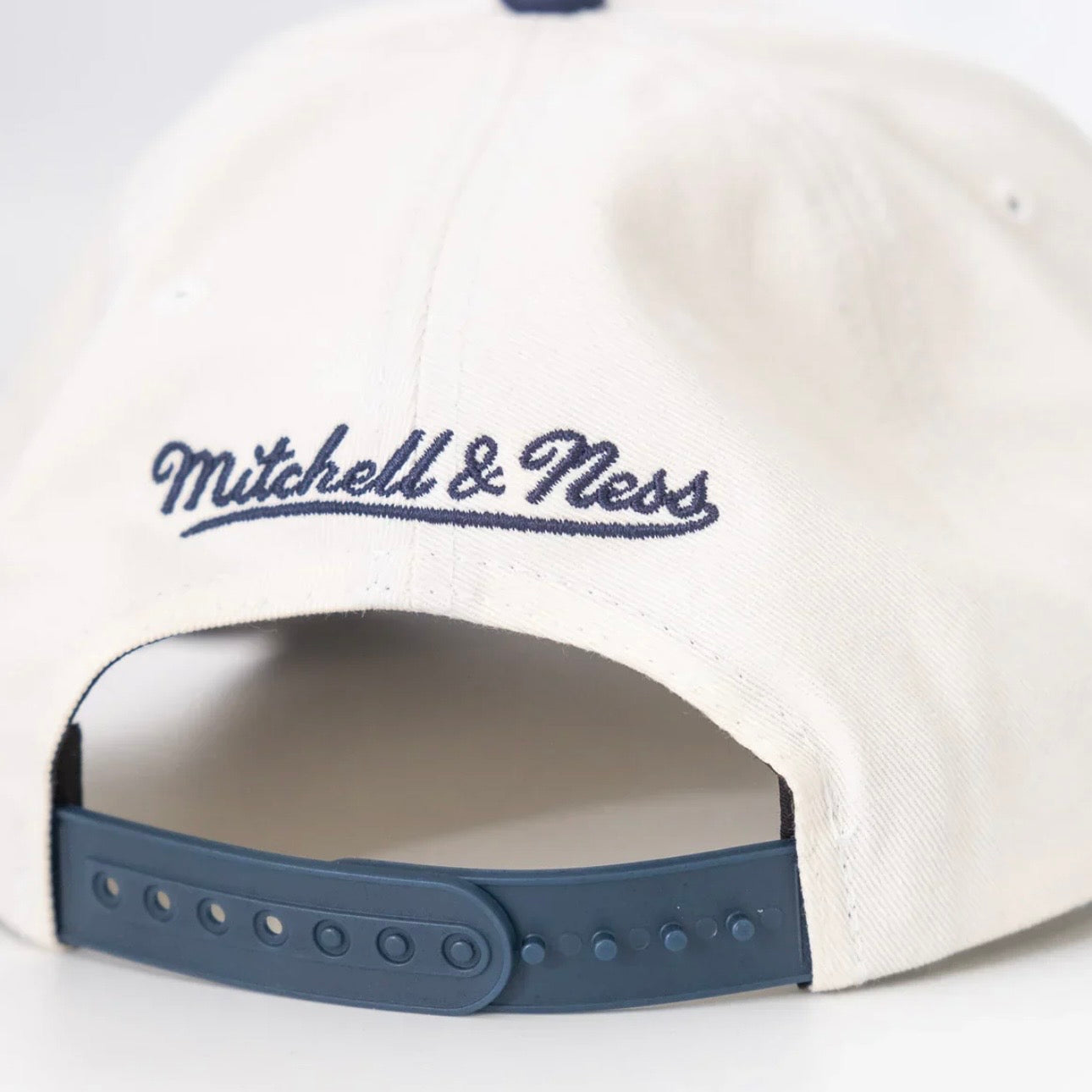 Minnesota Timberwolves Hat - 2Tone White Team Colour Pro Pinch NBA Snapback Cap - Mitchell & Ness