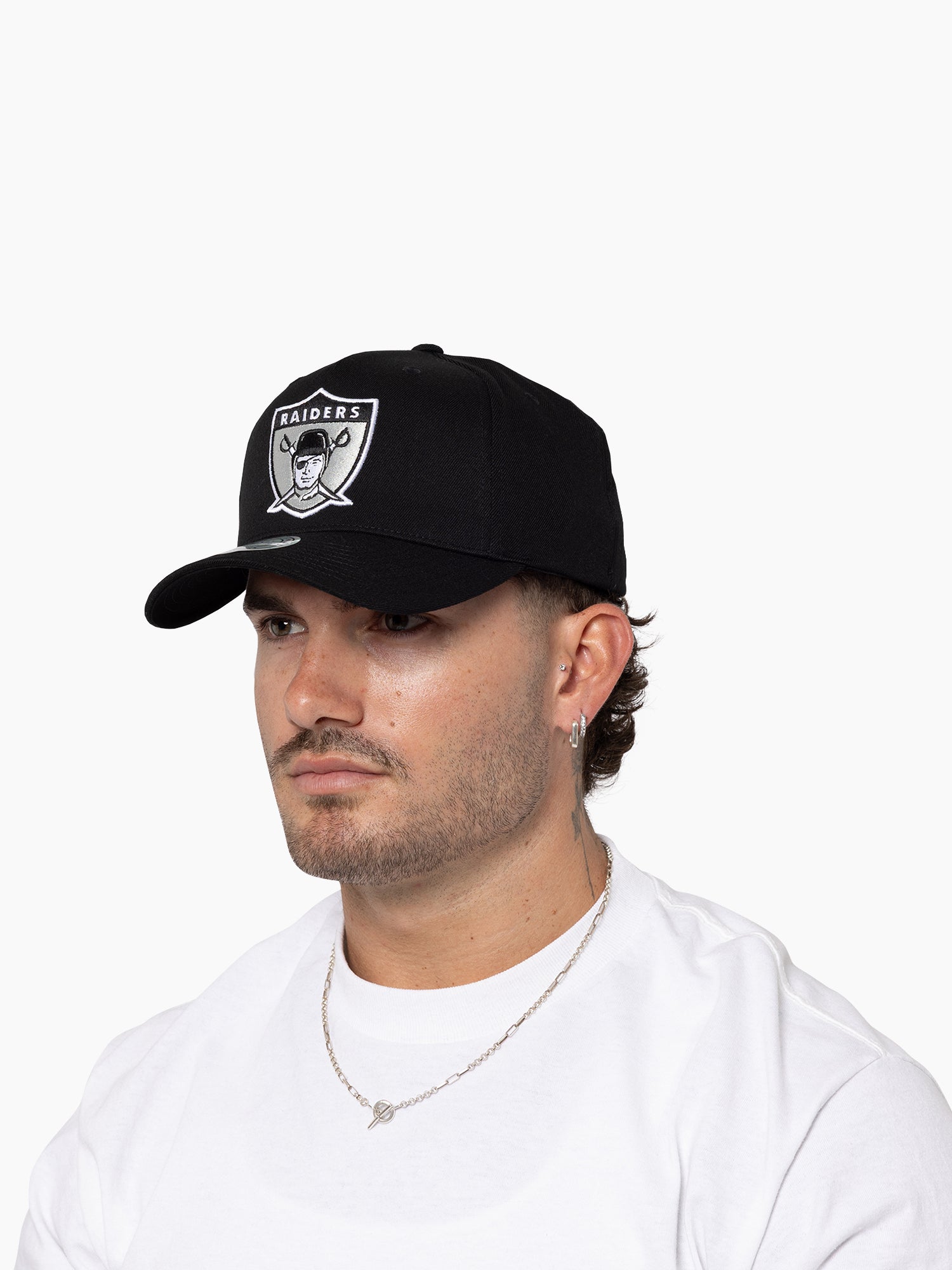 Los Angeles Raiders Hat - Black And White 5Panel 110 Flexfit NFL American Football Snapback Cap - Mitchell & Ness