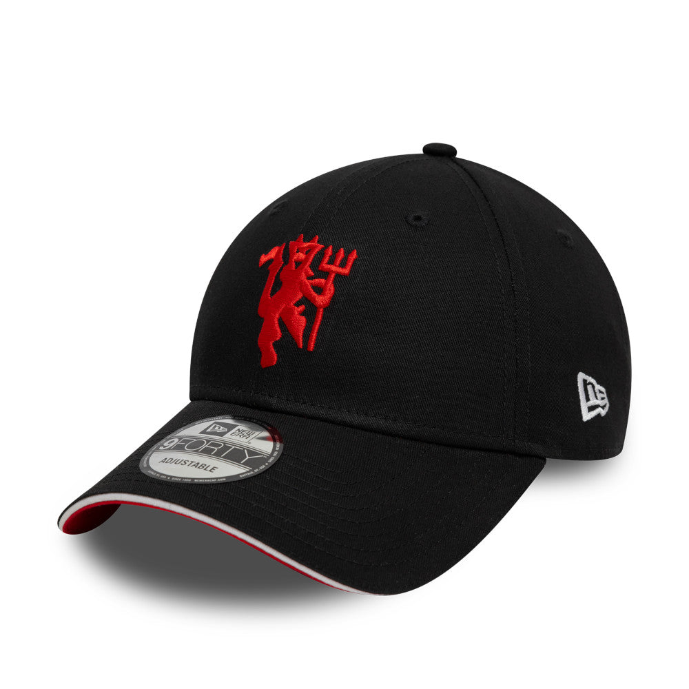 Manchester United FC Hat - Flag Black EPL 9Forty Strapback Cap - New Era