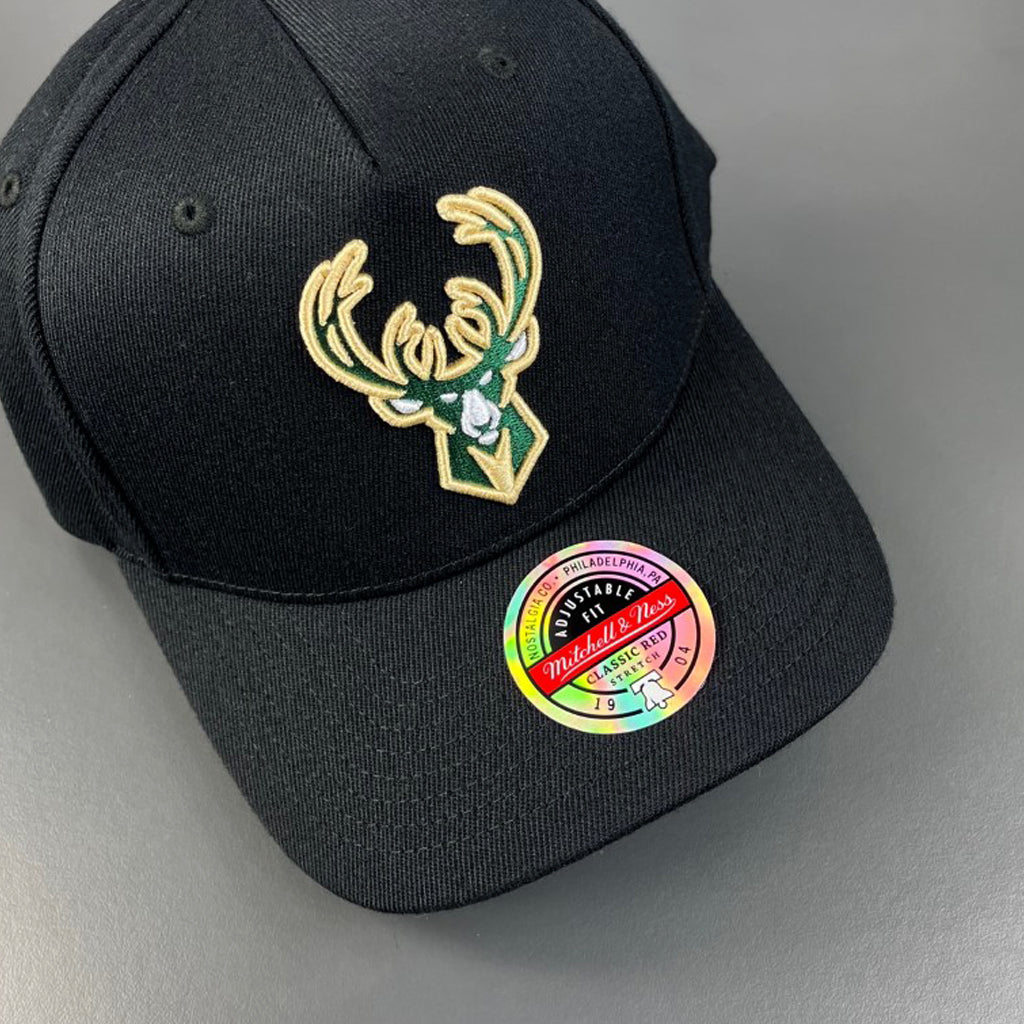 Mitchell & Ness Milwaukee Bucks Team Ground Red Line Flex Snapback Cap