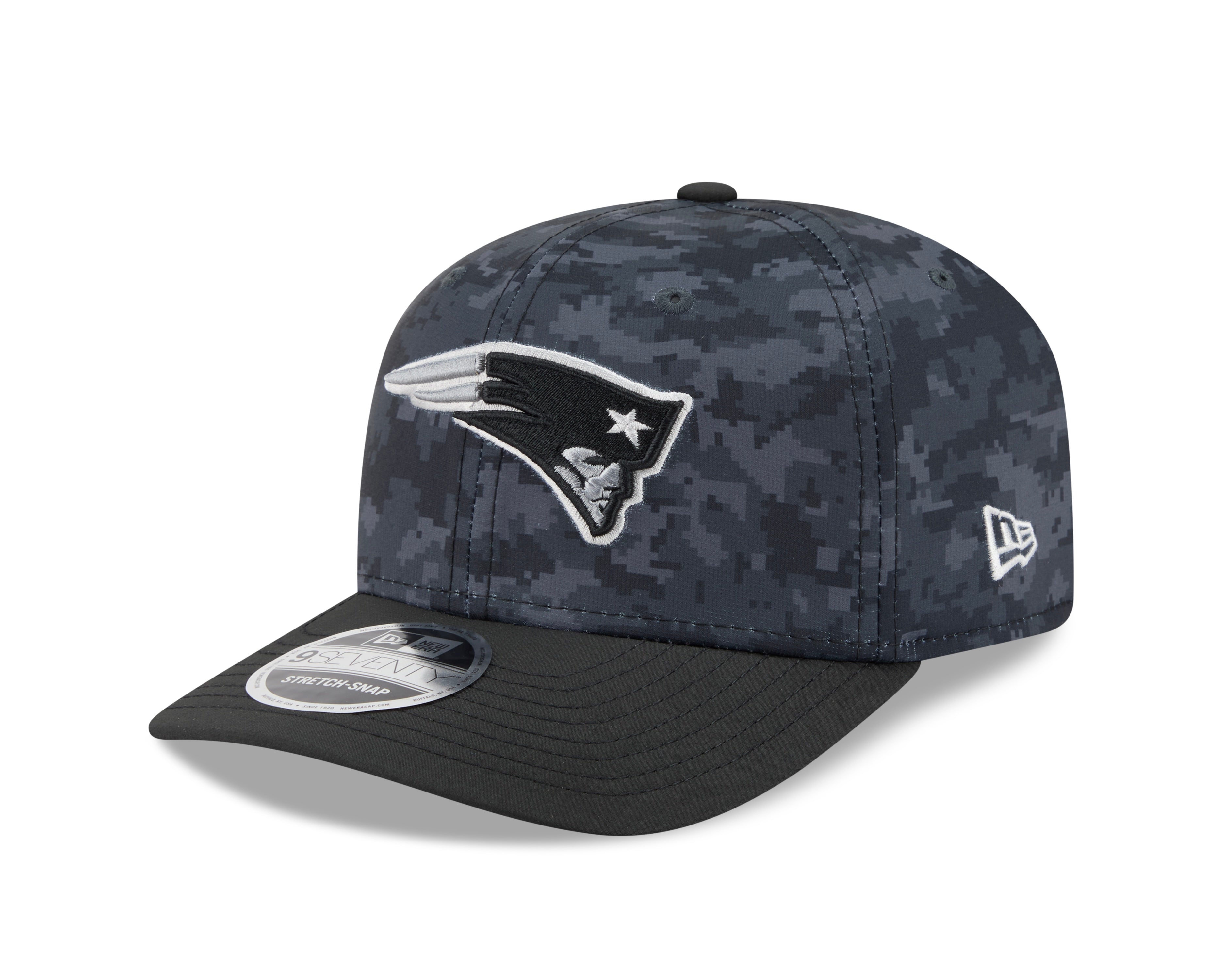 New England Patriots Hat - Dark Camo Salute To Service NFL 9Seventy Adjustable Stretch Snapback Cap - New Era