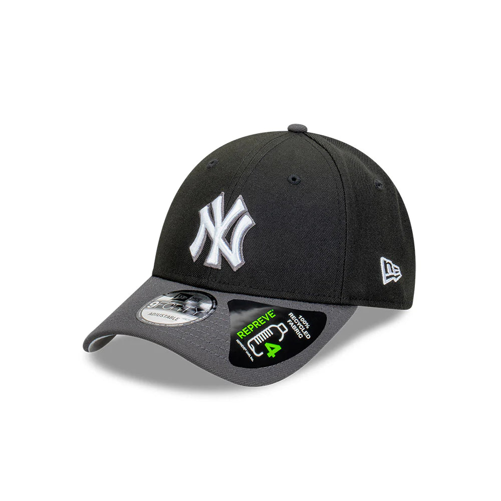 New York Yankees Hat - Repreve 2-Tone Black Graphite Grey MLB 9Forty Strapback Cap - New Era