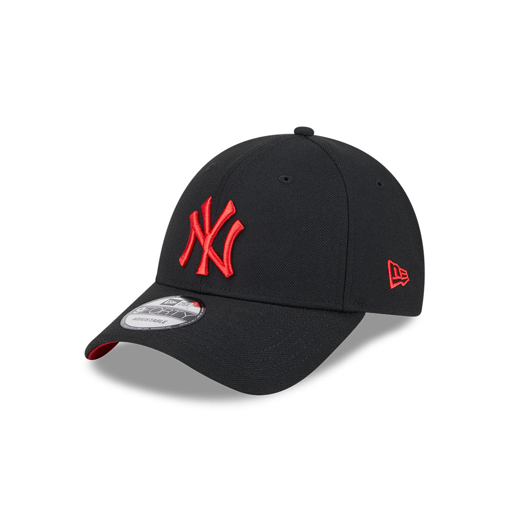 New York Yankees Hat - Seasonal World Series Black Scarlet Red MLB 9Forty Strapback Cap - New Era