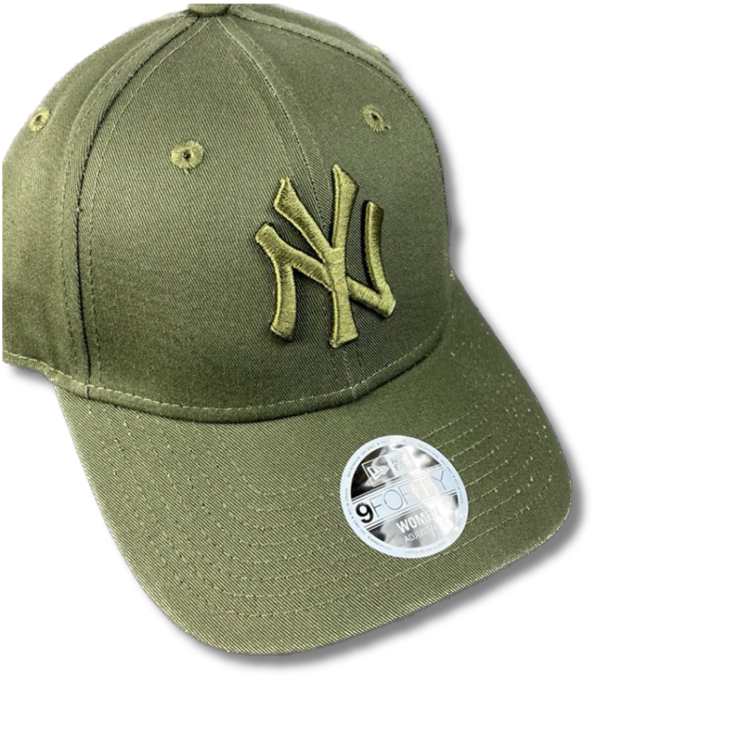 New York Yankees Women s Cap New Olive Tonal 9Forty MLB Strapback New Era