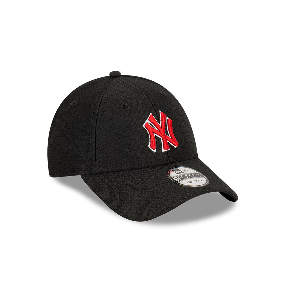 New York Yankees Hat - Black Seasonal Hex Era Red 9Forty - New Era