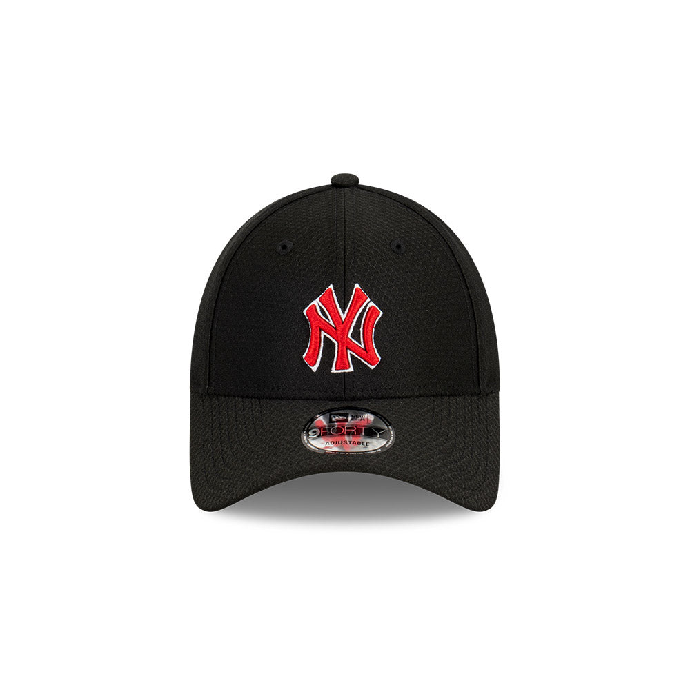 New York Yankees Hat - Black Seasonal Hex Era Red 9Forty - New Era