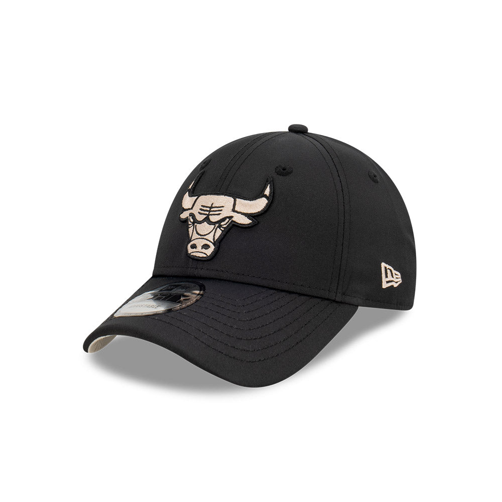 Chicago Bulls Hat - Black Prolite Stone Logo 9Forty Snapback - New Era