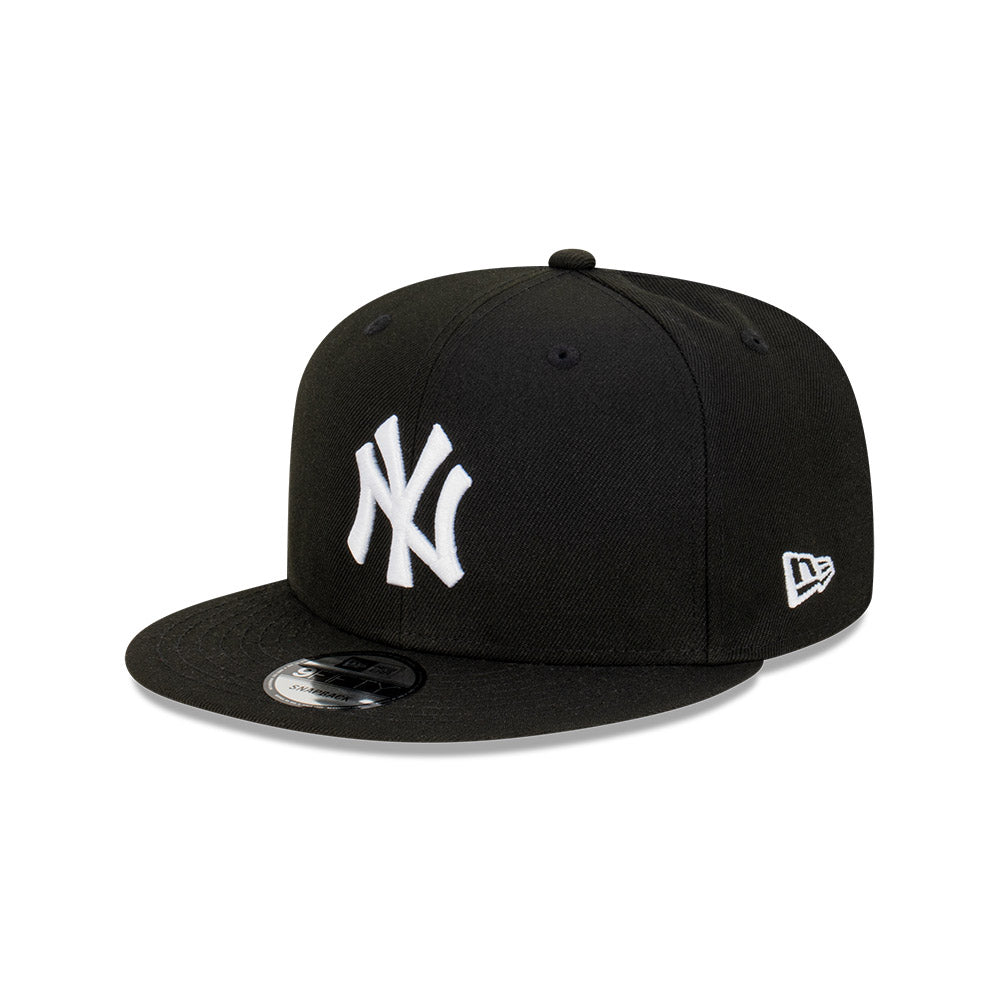 New York Yankees Hat - Black 1996 World Series Paisley 9Fifty Snapback - New Era