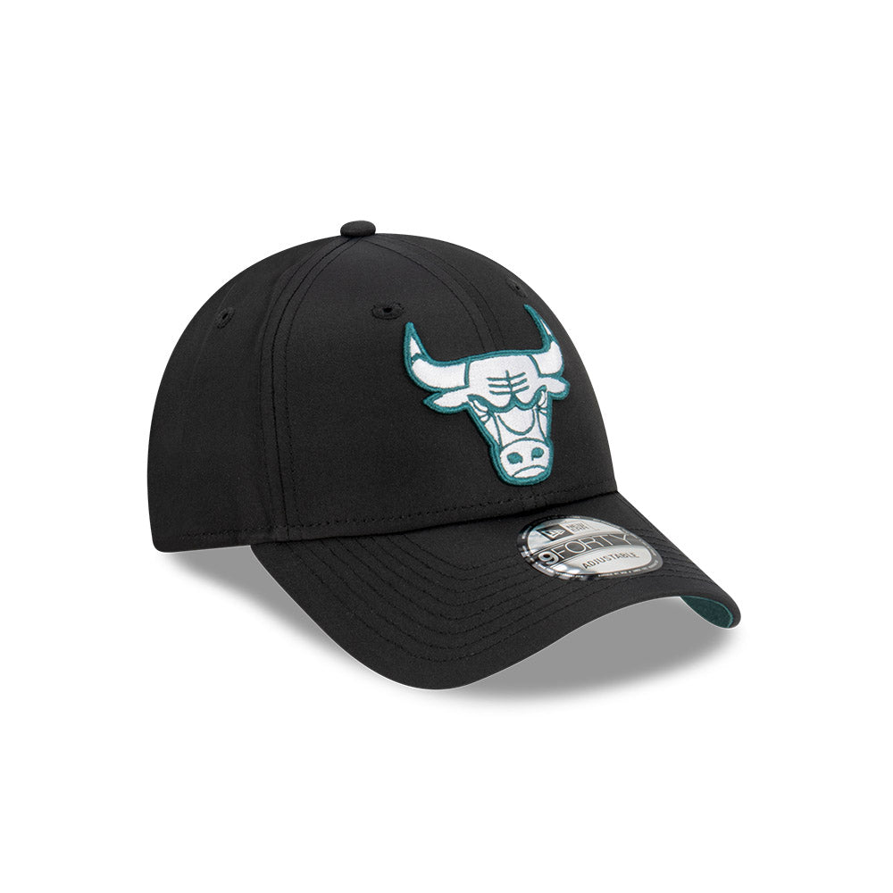 Chicago Bulls Hat - Black Pine Logo Prolite 9Forty Strapback - New Era