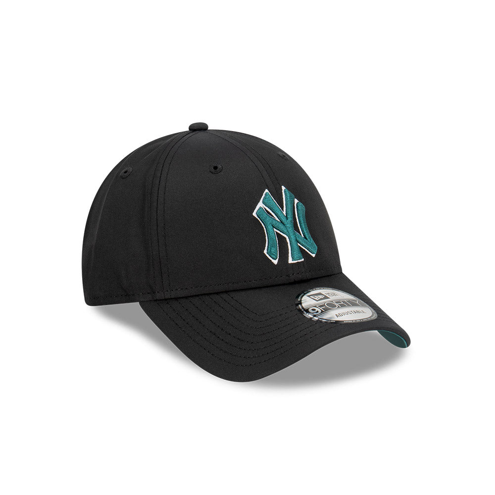 New York Yankees Hat - Black Pine Logo Prolite 9Forty Strapback - New Era