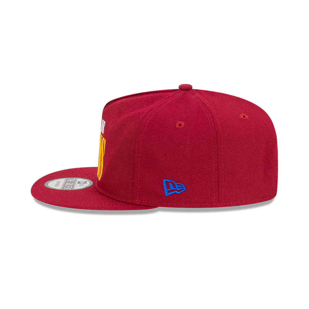 Brisbane Lions Hat - 2023 AFL Cardinal Tall Text The Golfer Snapback - New Era