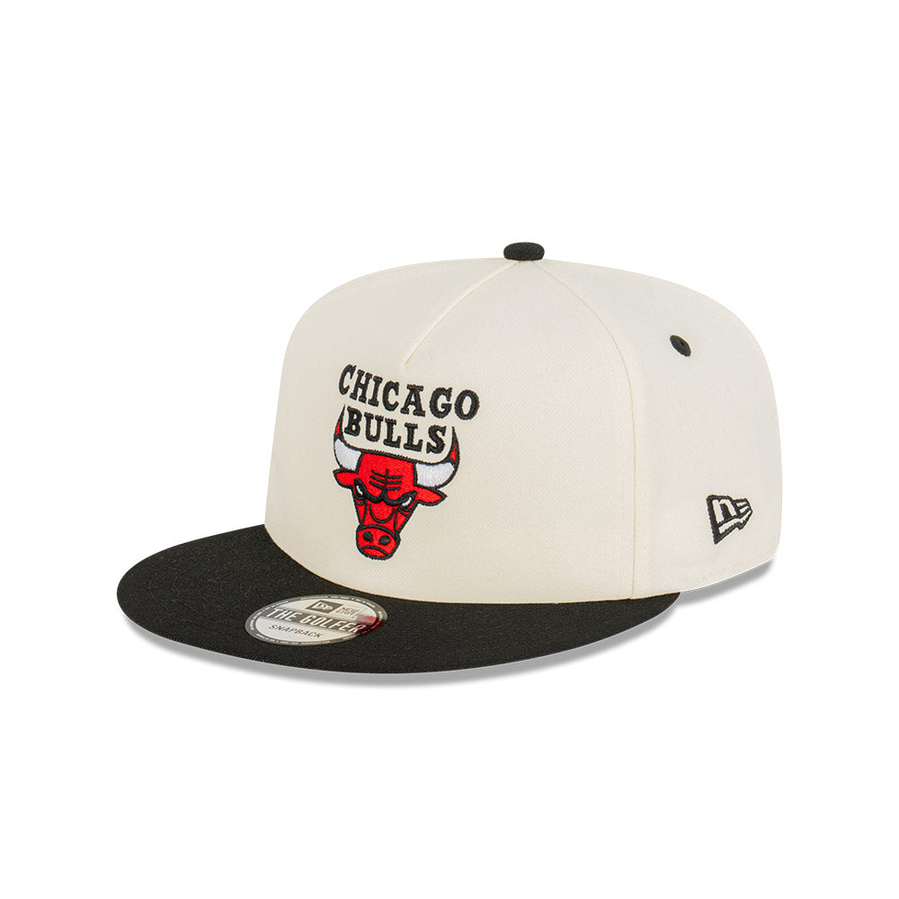 Chicago Bulls Hat - White & Black Two Tone Golfer Snapback - New Era