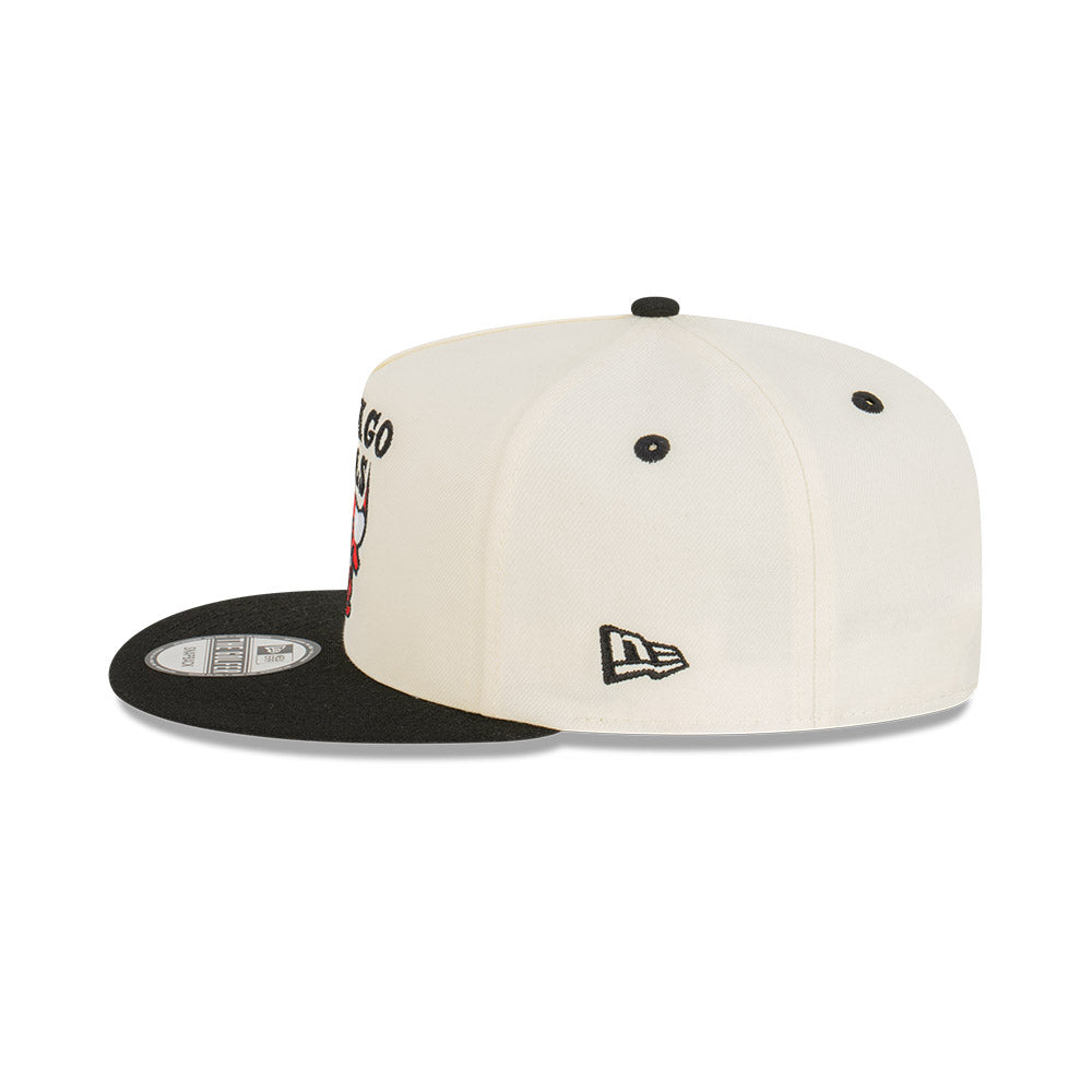 Chicago Bulls Hat - White & Black Two Tone Golfer Snapback - New Era