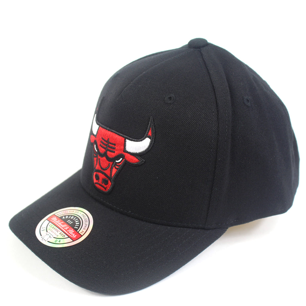 Mitchell & Ness Chicago Bulls Black Colour Logo Redline Snapback
