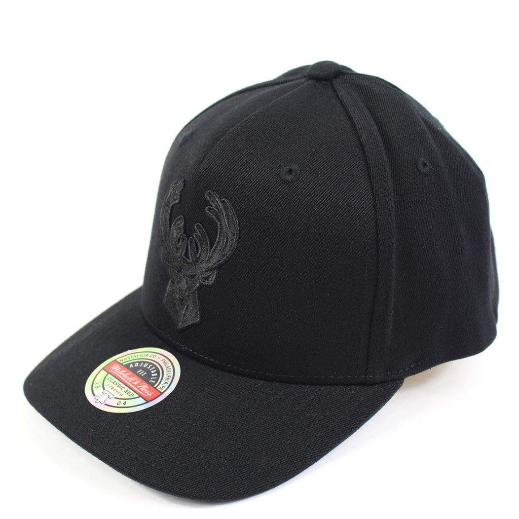 Mitchell and Ness Milwaukee Bucks Black Black Logo Redline Snapback