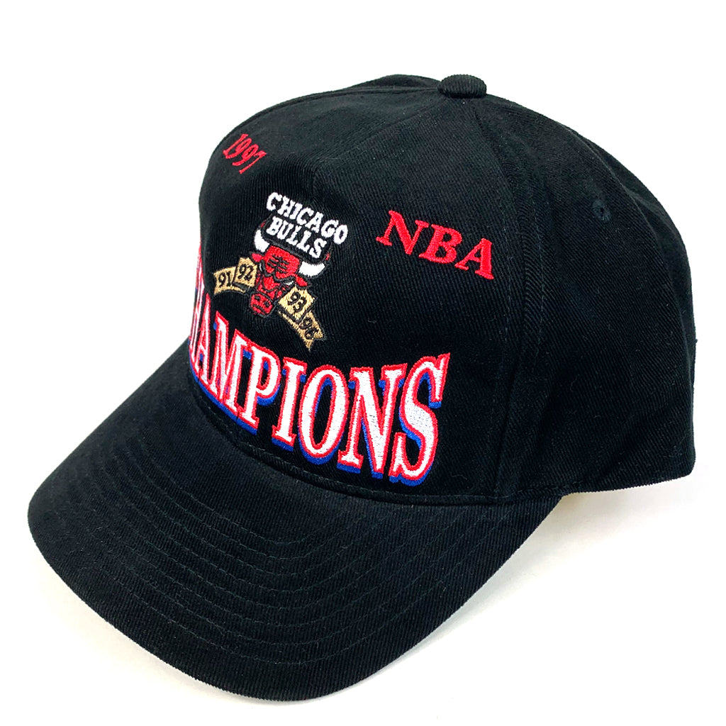 Chicago Bulls Hat - Black 1997 NBA Champs Deadstock Snapback - Mitchell &  Ness